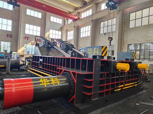 खरीदें बहुमुखी स्क्रैप मेटल बलेर प्रेस 3x37KW मोटर्स और पीएलसी रिमोट कंट्रोल के साथ online manufacture